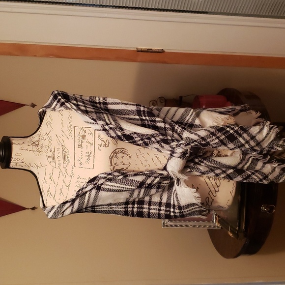 Wander Agio Accessories - Wander Agio Black/White Lady's Scarf